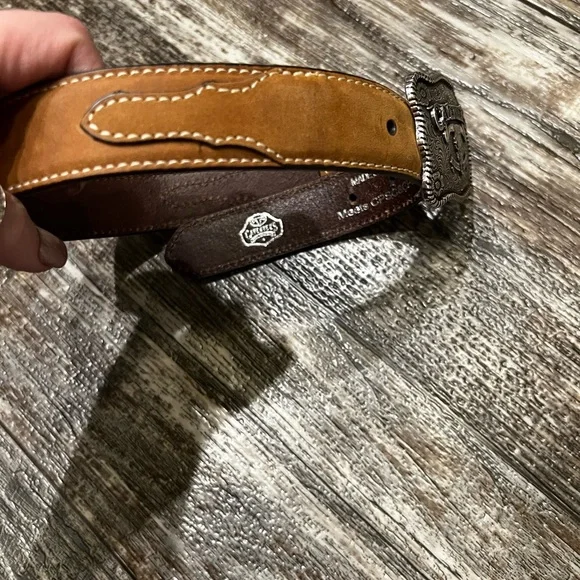Boy’s Cavender's Silver Buckle Brown Leather Belt Size 20” - Picture 5 of 7